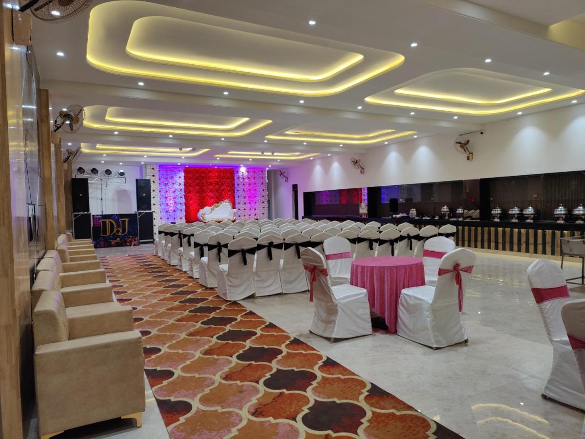 Hotel Ganpati Palace Mathura Exteriér fotografie