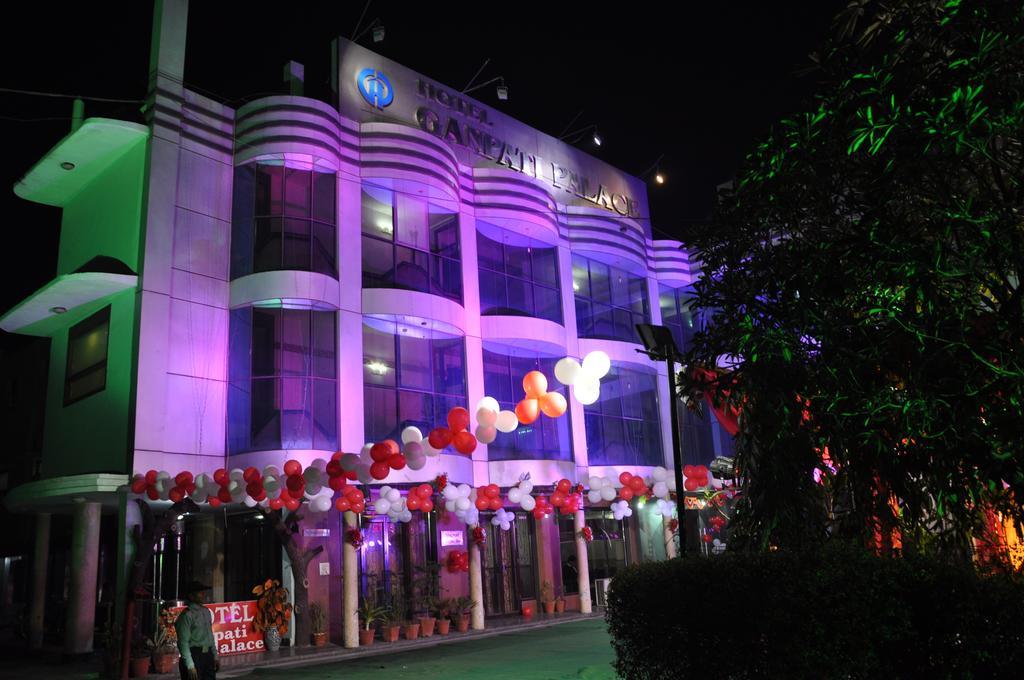 Hotel Ganpati Palace Mathura Exteriér fotografie