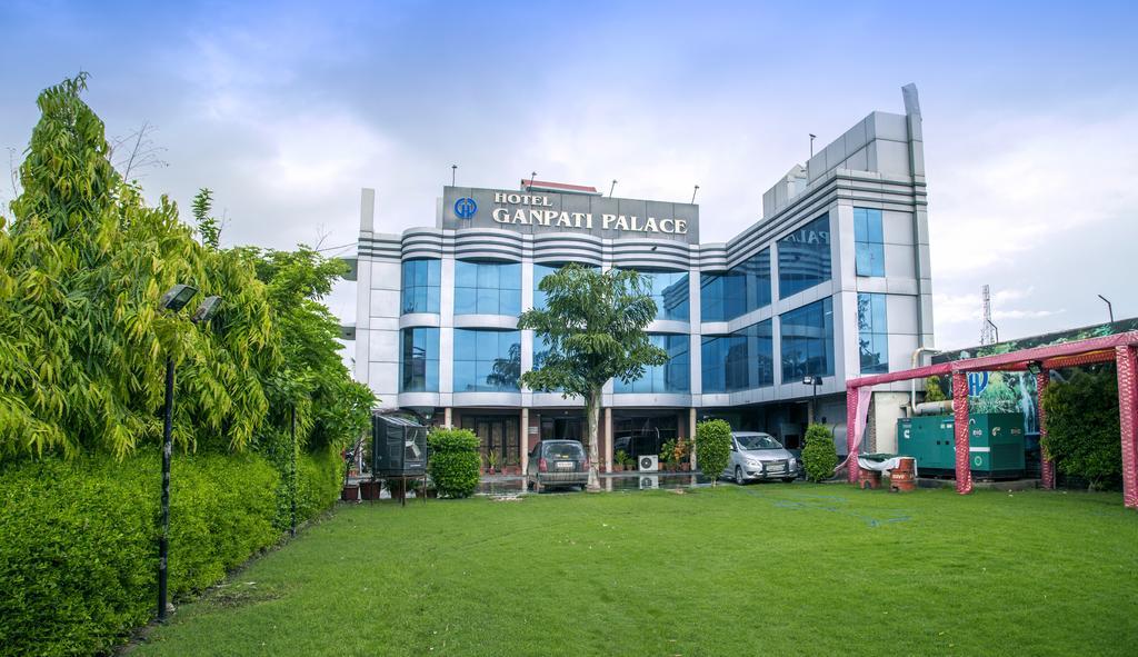 Hotel Ganpati Palace Mathura Exteriér fotografie